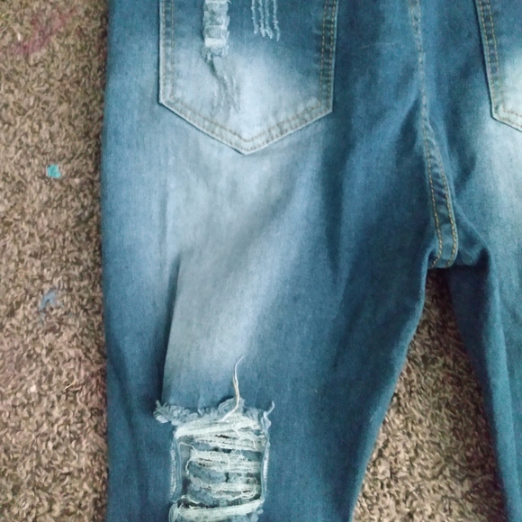 Shein ripped jeans - Picture 3 of 4